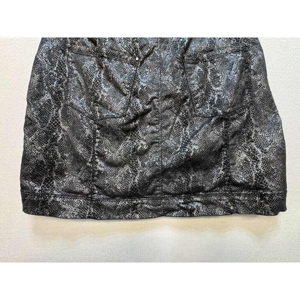White House Black Market Womens Mini Skirt Lightweight Size 12 Black Snake Print - Picture 11 of 11